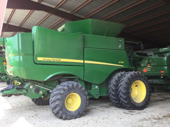 Main image John Deere S790