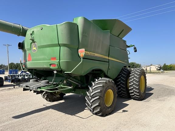 Image of John Deere S790 equipment image 4