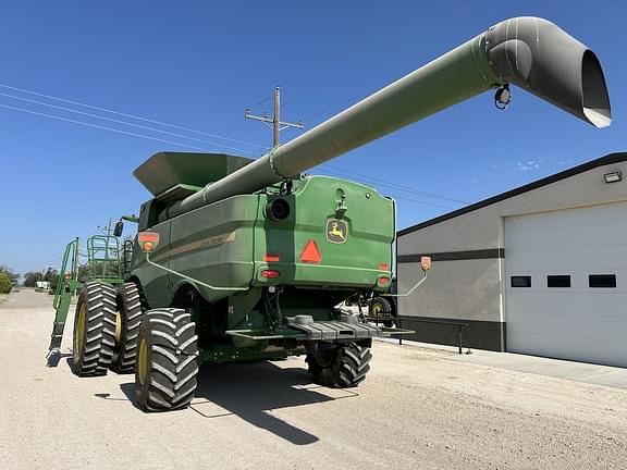 Image of John Deere S790 equipment image 2