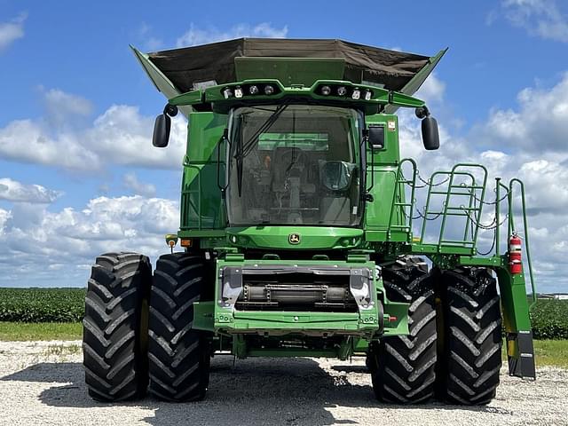 Image of John Deere S790 equipment image 1