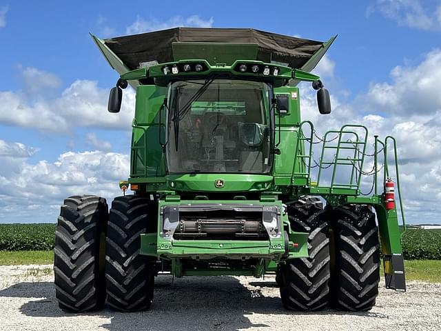 Image of John Deere S790 equipment image 2