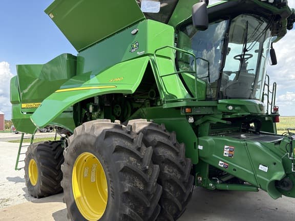 Image of John Deere S790 equipment image 1