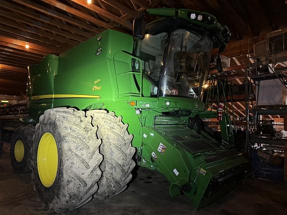 Image of John Deere S790 equipment image 1