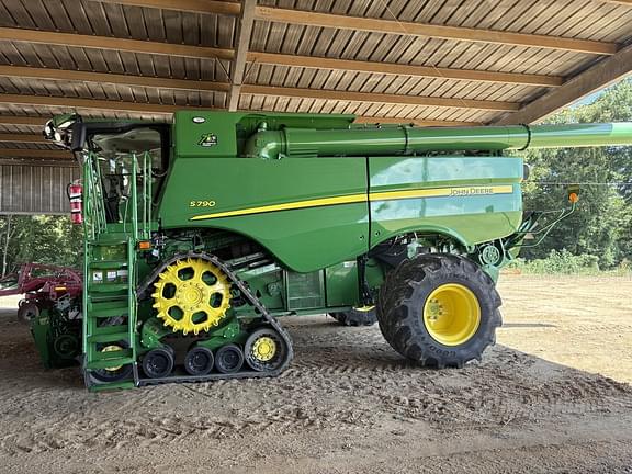 Image of John Deere S790 Primary image