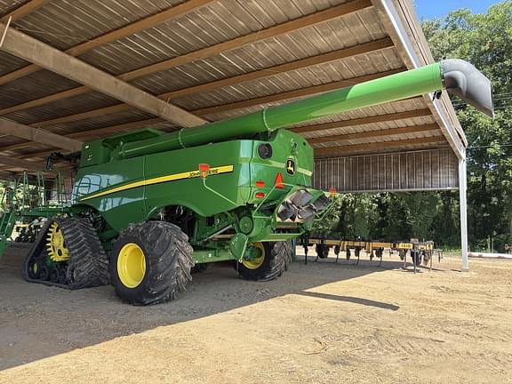 Image of John Deere S790 equipment image 1