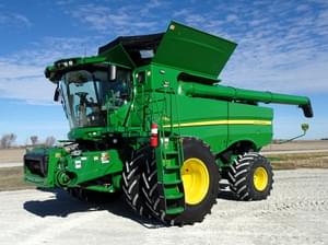 2022 John Deere S790 Image