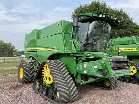 Image of John Deere S790 equipment image 2