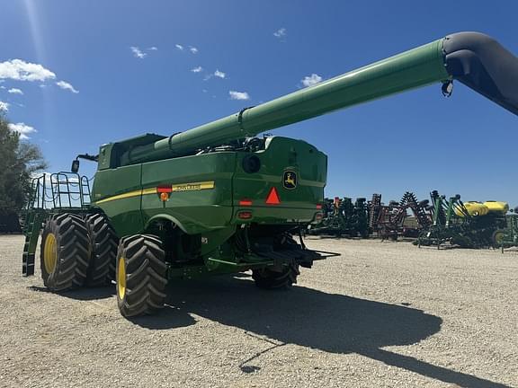 Image of John Deere S790 equipment image 2