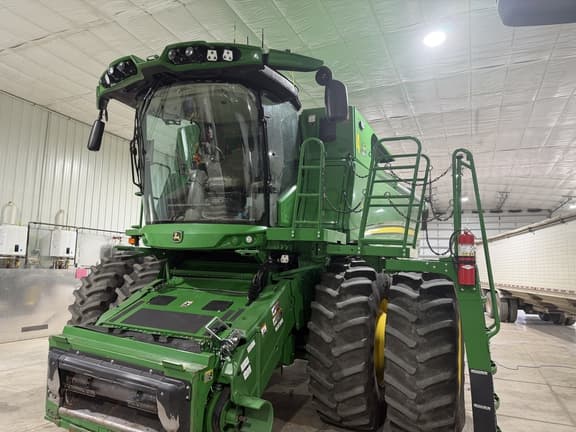 Image of John Deere S790 equipment image 1