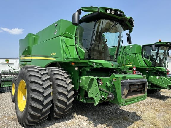 Main image John Deere S790