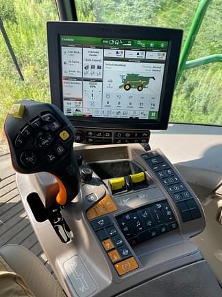 Image of John Deere S790 equipment image 3