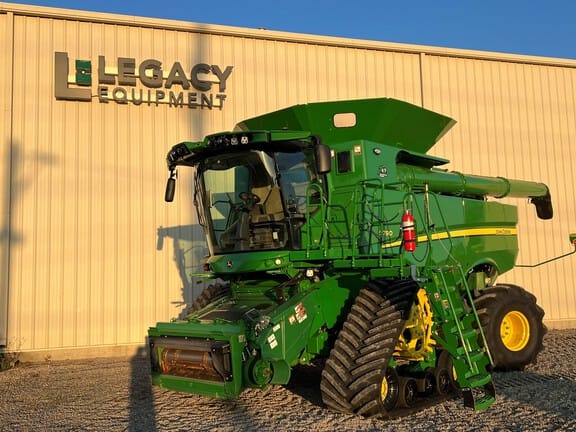 2022 John Deere S790 Equipment Image0
