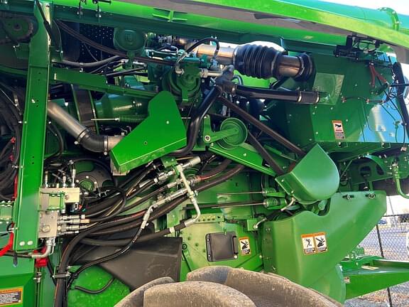 Image of John Deere S790 equipment image 4