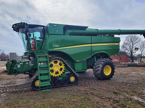 Image of John Deere S790 equipment image 1