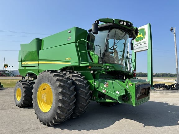 Main image John Deere S790