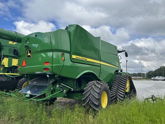 Image of John Deere S790 equipment image 2