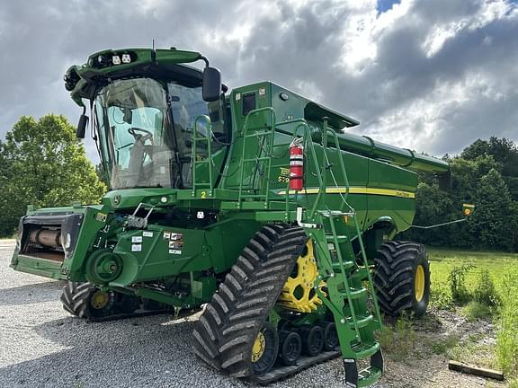 Image of John Deere S790 equipment image 1