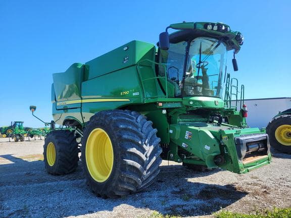 Image of John Deere S790 equipment image 2