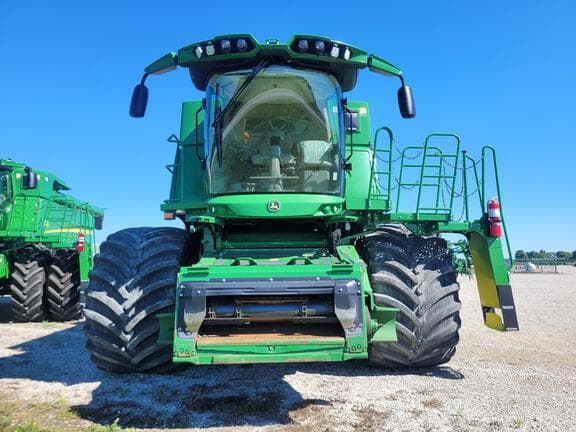 Image of John Deere S790 equipment image 1