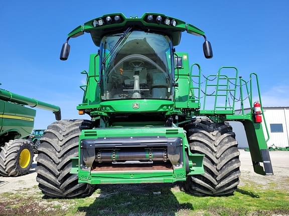 Image of John Deere S790 equipment image 2