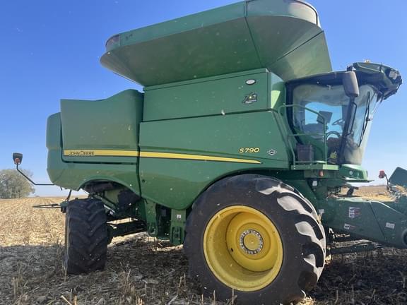 Image of John Deere S790 Primary image