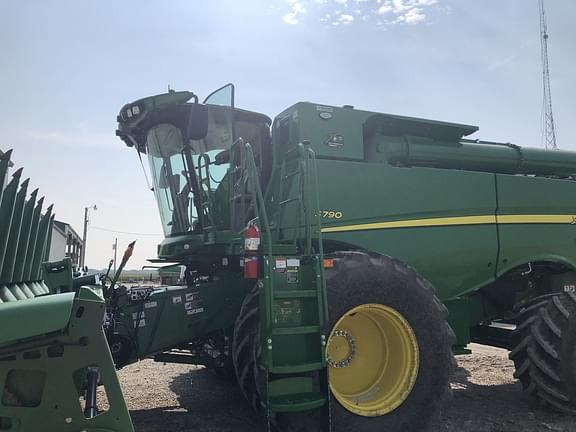 Image of John Deere S790 equipment image 2