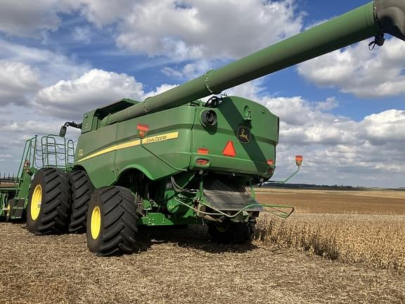 Image of John Deere S790 equipment image 1