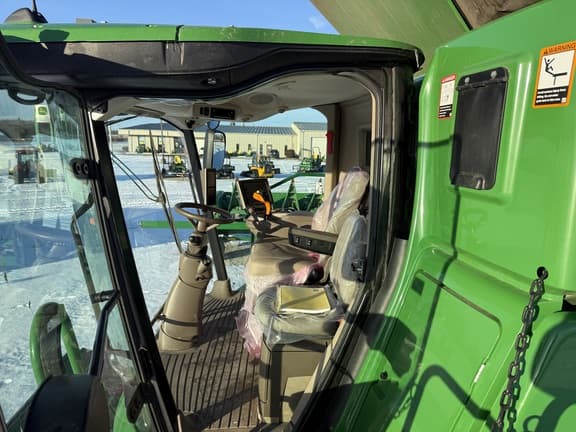 Image of John Deere S790 equipment image 4