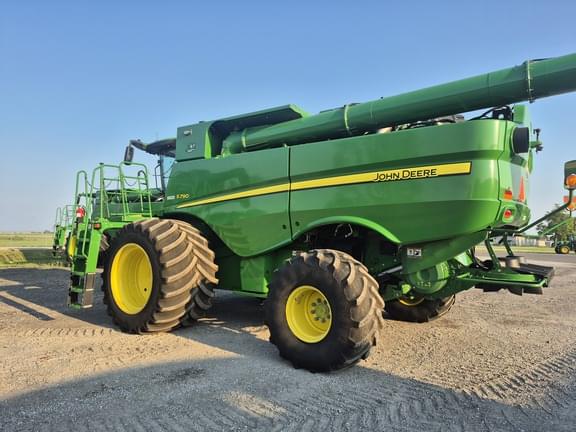 Image of John Deere S790 equipment image 1