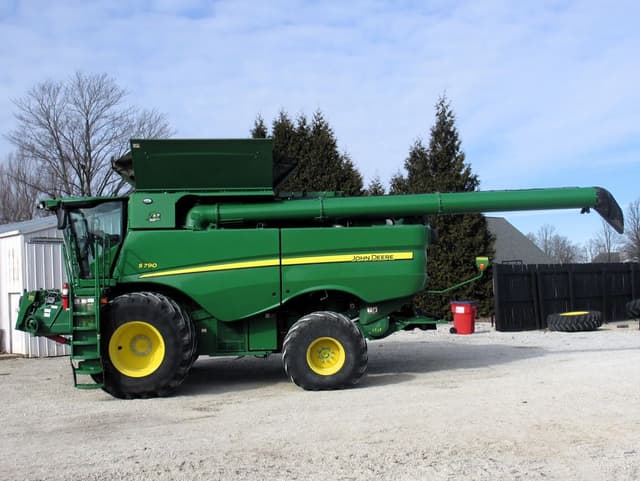 Image of John Deere S790 equipment image 2