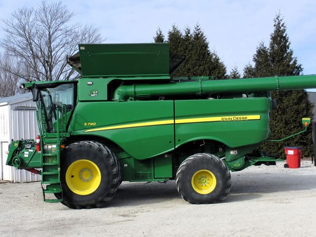 Image of John Deere S790 equipment image 4