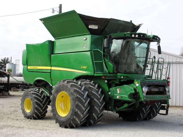 Image of John Deere S790 equipment image 1