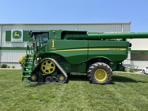 Image of John Deere S790 equipment image 1