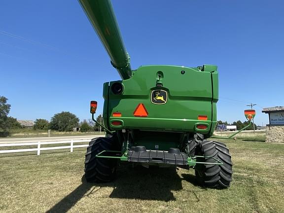 Image of John Deere S790 equipment image 1