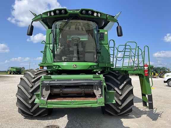 Image of John Deere S790 equipment image 1