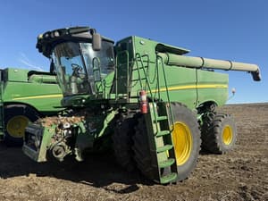 2022 John Deere S790 Image