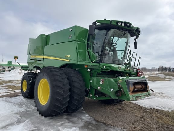 Main image John Deere S790