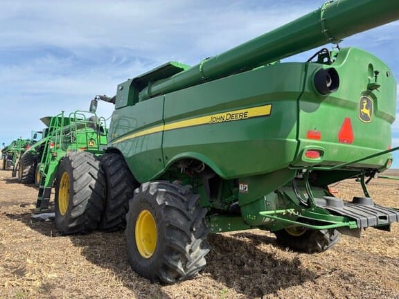 2022 John Deere S790 Equipment Image0