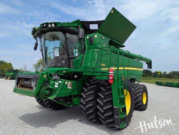 Image of John Deere S790 equipment image 2