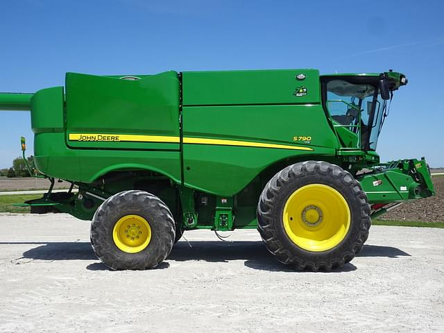 Image of John Deere S790 equipment image 3