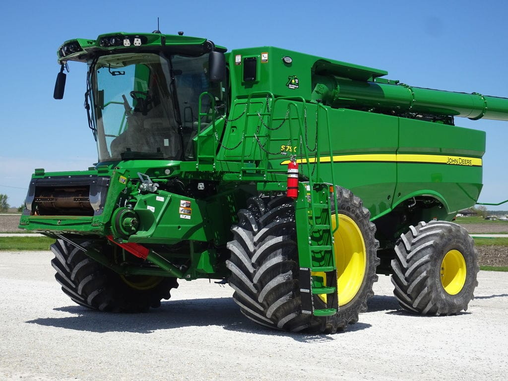 2022 John Deere S790 Equipment Image0