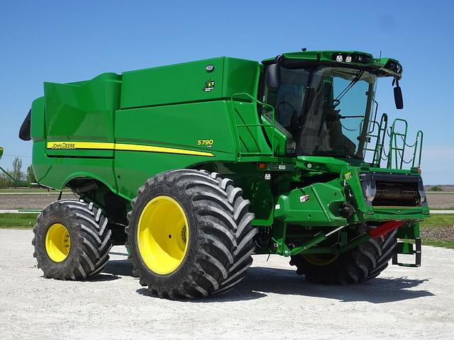 Image of John Deere S790 equipment image 1