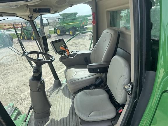 Image of John Deere S790 equipment image 1