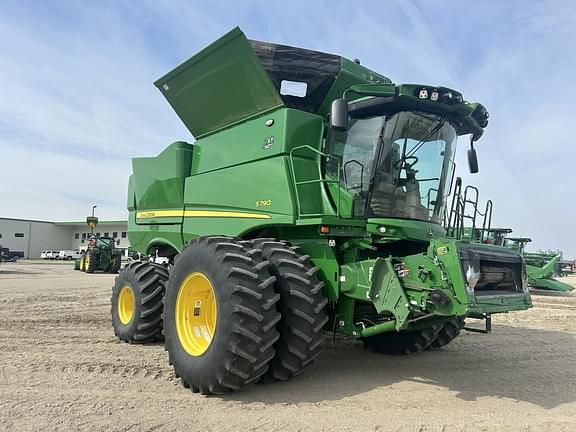 Image of John Deere S790 Primary image