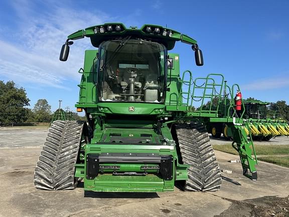 Image of John Deere S790 equipment image 2