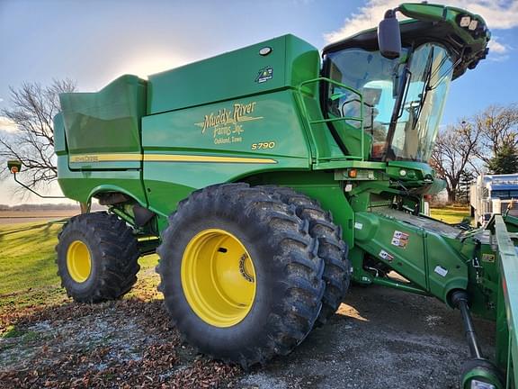 Image of John Deere S790 equipment image 1