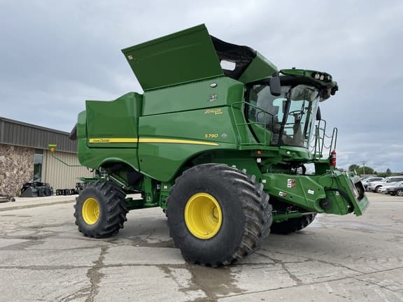 Image of John Deere S790 Primary image