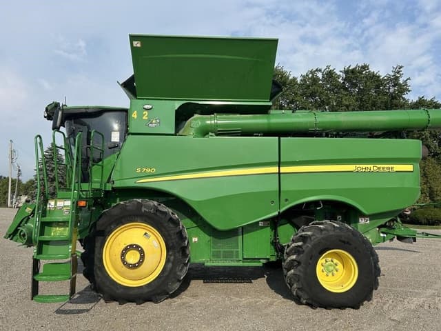 Image of John Deere S790 equipment image 2