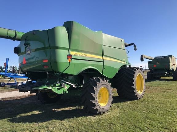 Image of John Deere S790 equipment image 1