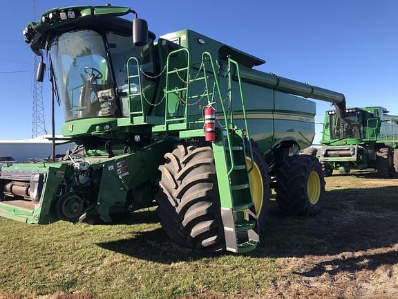 Image of John Deere S790 equipment image 4